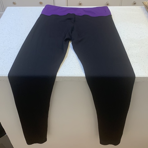 Lululemon leggings black/purple waistband size 8 - Picture 6 of 6